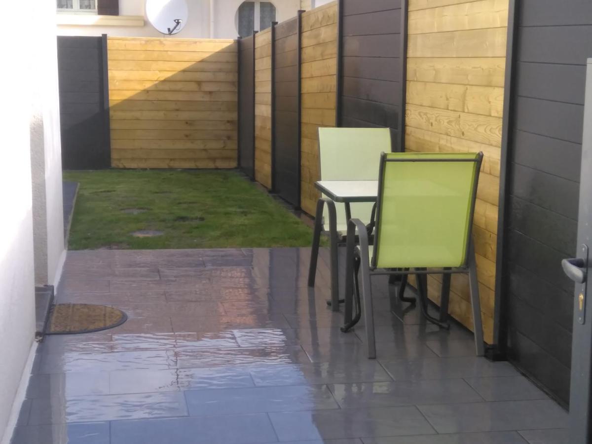 فيلا Le Petit Poucet لا بوربول المظهر الخارجي الصورة